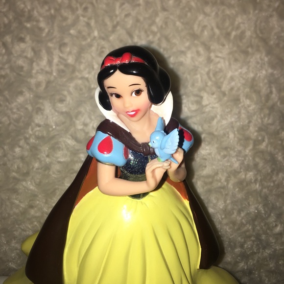 VINTAGE VINYL AUTH DISNEY SNOW WHITE BANK MINT - Picture 7 of 16